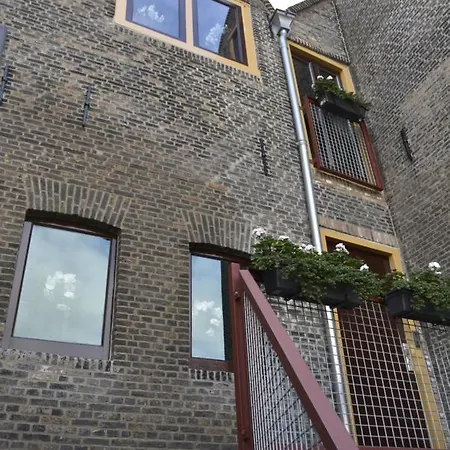 بيت ضيافة De Gusto